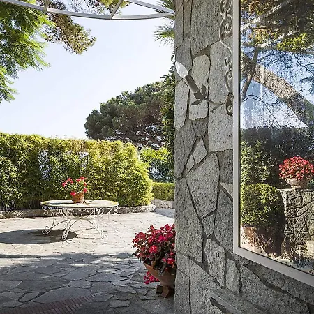 Afrodite Villa *