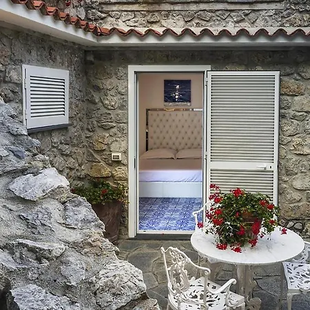 Afrodite Villa *