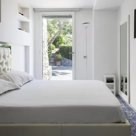 Afrodite Villa *